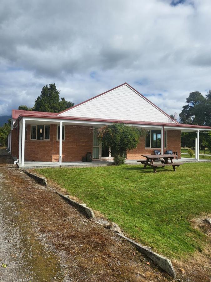 Misty Peaks Guesthouse Fox Glacier Eksteriør billede